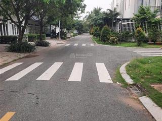 Bán căn nhà phố bellla villa.sổ riêng hoàn công.giá 2,35 tỷ.. 0832 369 ***