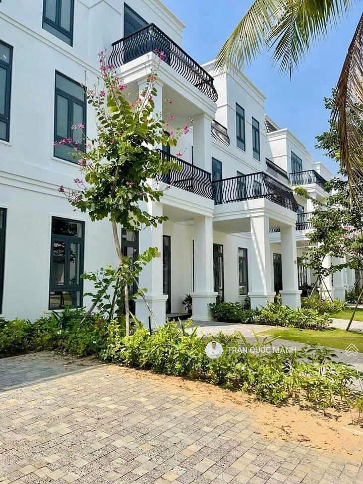 Biệt thự mini west lake golf & villas mua 3,5 tỷ. giờ bán 2,65 tỷ.  0832 369 ***