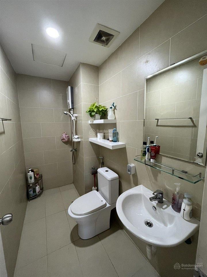Bán nhanh căn 2pn1wc, 65m2 tại citihome, view thoáng mát, có nội thất giá 2.8 tỷ