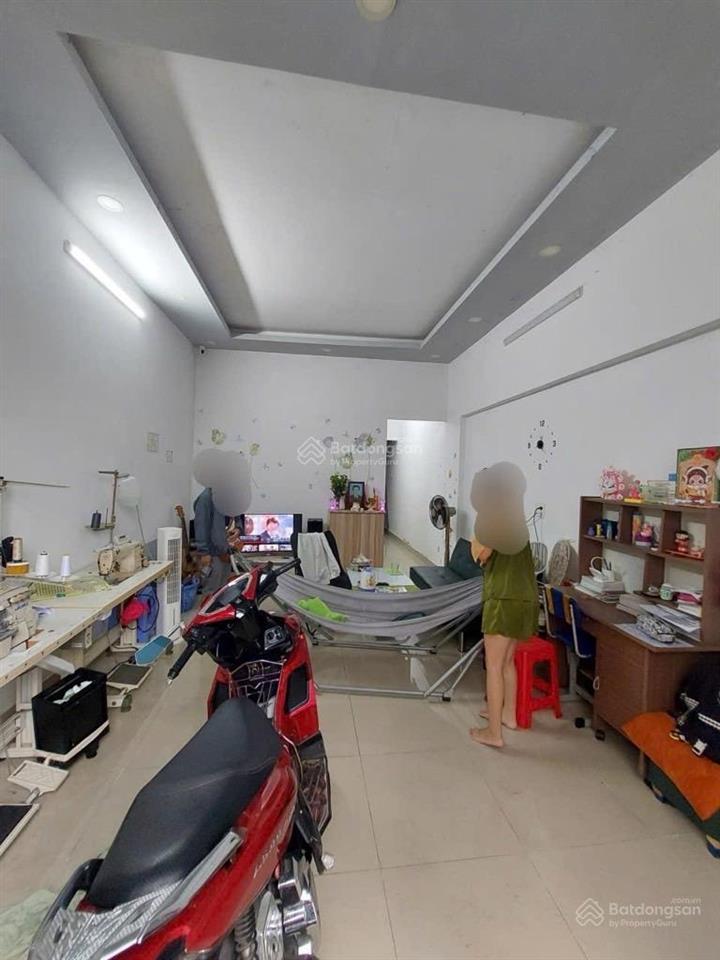 Bán nhà c4 52m2 ngay trung tâm q9. hẻm 6m gần ngay vincom q9. đình phong phú thông lê văn việt.