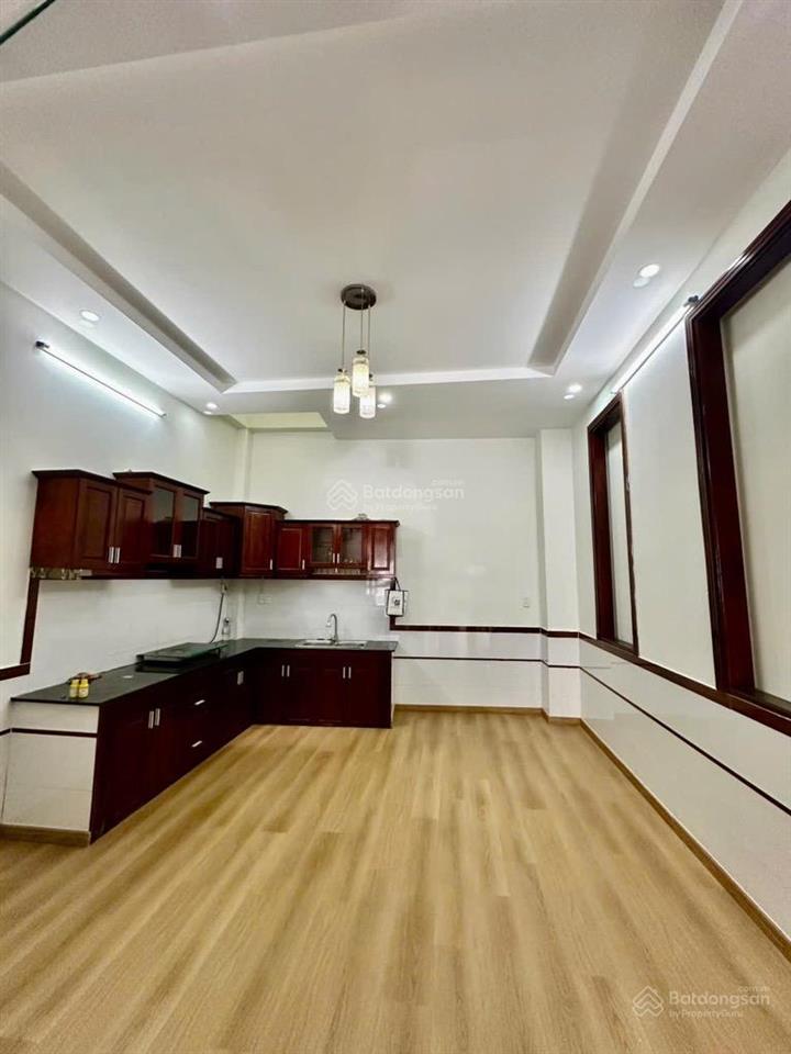 Bán nhà đẹp 3 tầng hẻm xe hơi vi vu gần vincom lê văn việt , giá chỉ 7.xtỷ