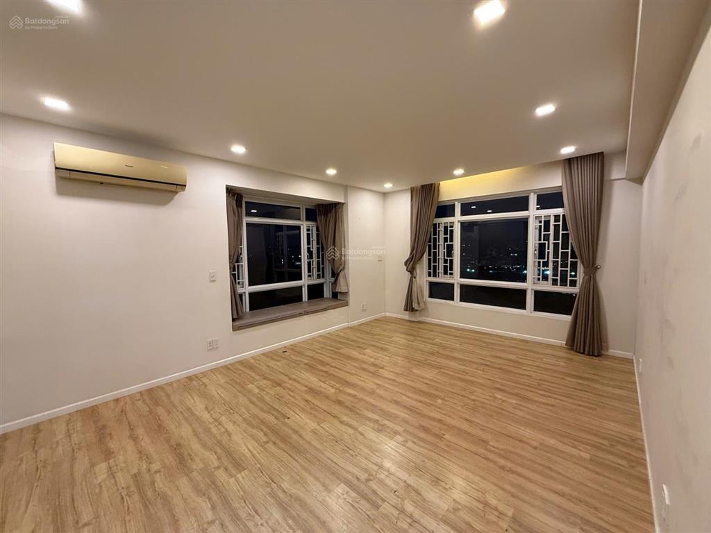 Bán căn hộ 3pn 2wc tại riverside residence, 15,3 tỷ, 147m2, giá siêu hời!