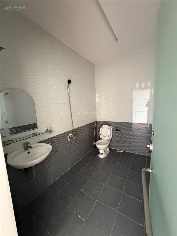 Chỉ 6,4 tỷ cho nhà đà lạt đường xe hơi tới nhà.