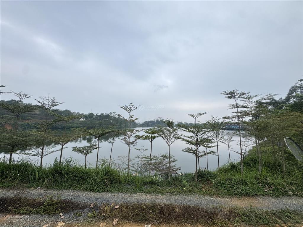 Đất nghỉ dưỡng  yên bài ba vì  gần 200m2 full thổ cư  lưng tựa núi mặt hướng hồ  chỉ 15 triệu/m