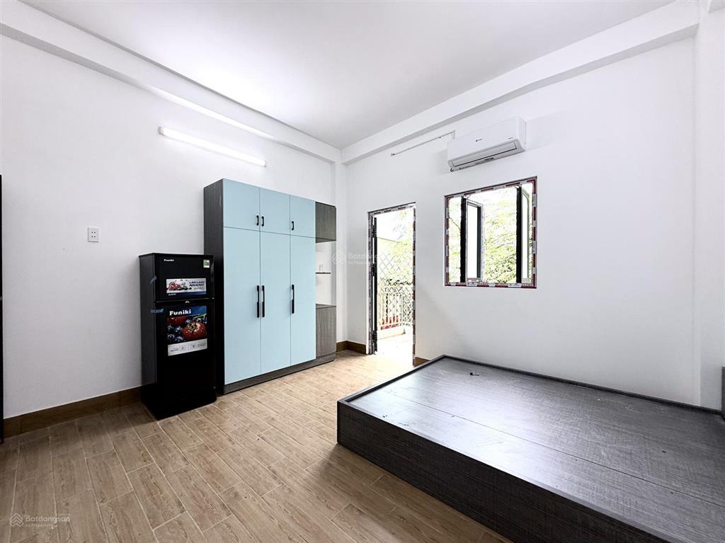 Khai trương chdv studio cửa sổ bancol ngay dương quảng hàm 3 người 3 xe