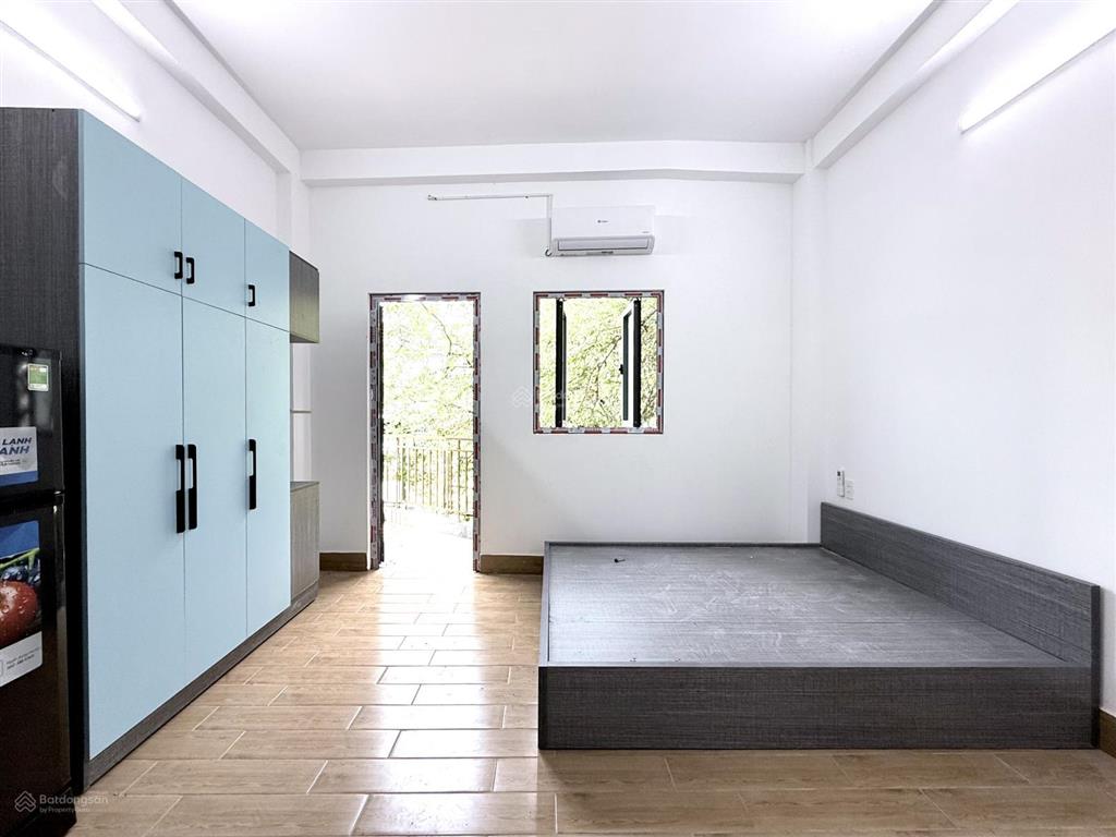 Khai trương chdv studio cửa sổ bancol ngay dương quảng hàm 3 người 3 xe