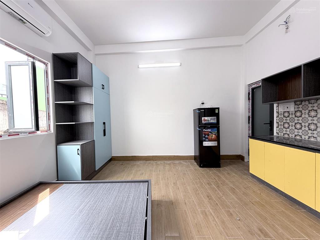 Khai trương chdv studio cửa sổ bancol ngay dương quảng hàm 3 người 3 xe