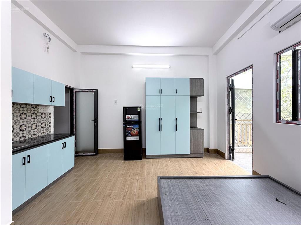 Khai trương chdv studio cửa sổ bancol ngay dương quảng hàm 3 người 3 xe