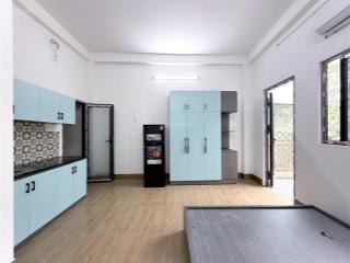 Khai trương chdv studio cửa sổ bancol ngay dương quảng hàm 3 người 3 xe