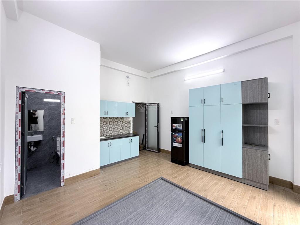 Khai trương chdv studio cửa sổ bancol ngay dương quảng hàm 3 người 3 xe