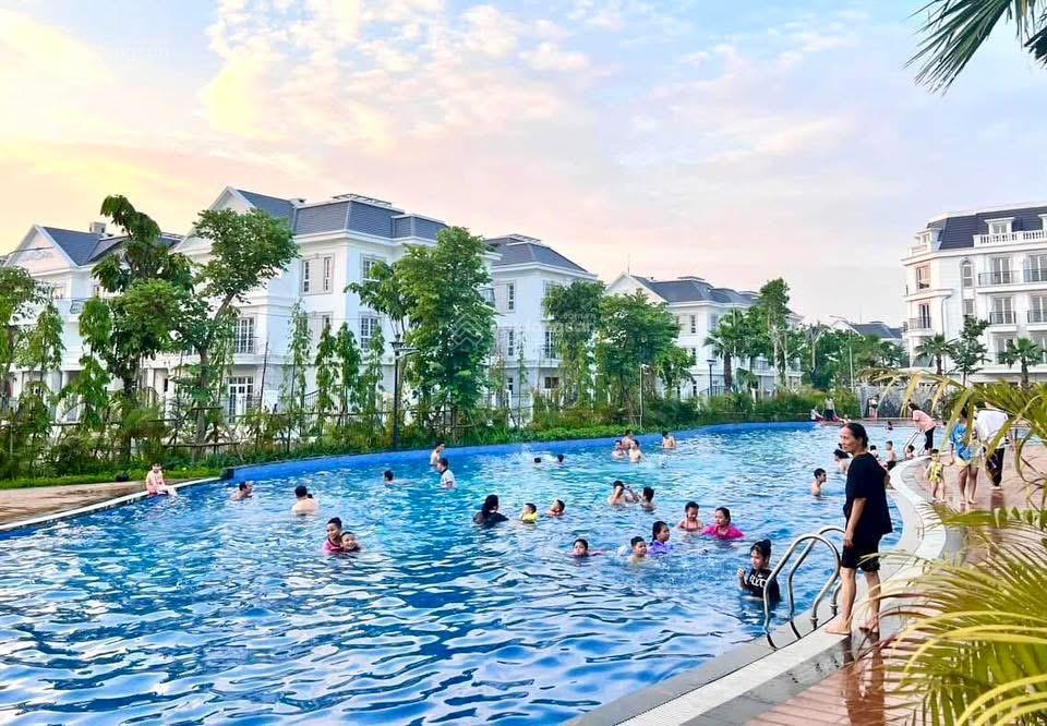 Mới! mở bán biệt thự 3 tầng + tum 192m2 trung tâm gia lâm dự án eurowindow giá 34 tỷ sẵn nhà ở ngay