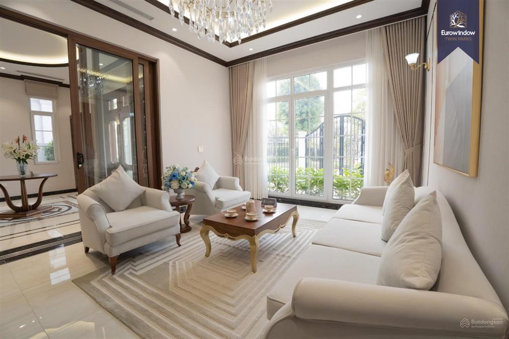 Mới! mở bán biệt thự 3 tầng + tum 192m2 trung tâm gia lâm dự án eurowindow giá 34 tỷ sẵn nhà ở ngay