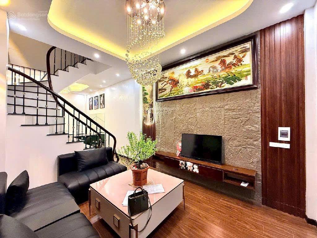Bán nhà phố trần khát chân 40m2 nhỉnh 6tỷ ngõ nông rộng vài bước ra mặt ngõ ô tô
