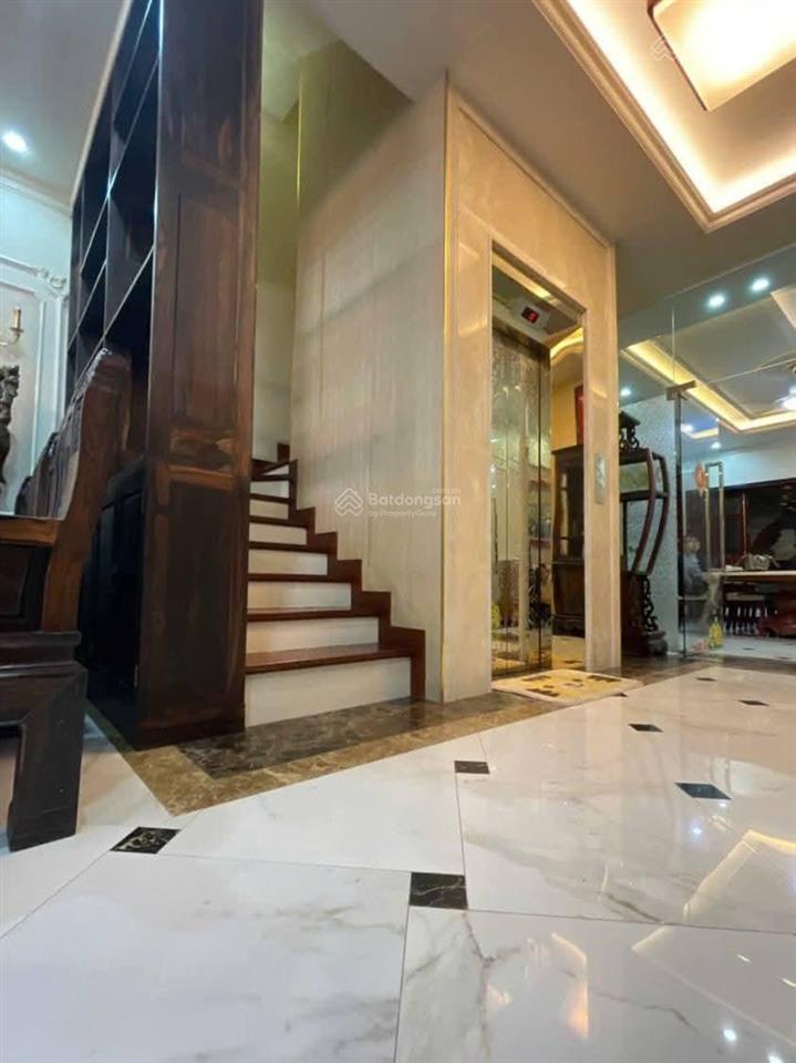 Bán nhanh nhà lạc long quân 100m2 giá 75 tỷ siêu đỉnh bất động sản. nhà nằm vị trí kim cương.