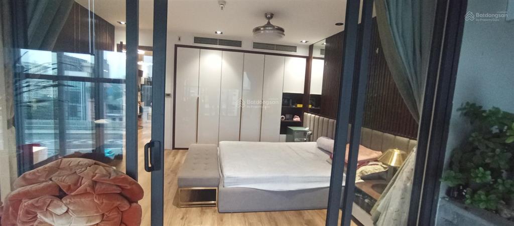 Bán nhanh toà nhà ngay bệnh viện bạch mai 205m2 giá 120 tỷ hai mặt đường toà nhà văn phòng