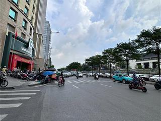 Cơ hội vàng đầu tư ngay trái tim phố cổ hà nội.
mặt tiền siêu khủng 13m lô góc đắc địa 179m²