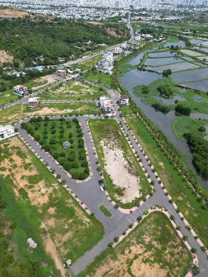 Bán đất nền dự án tại khu đô thị ven sông tắc, 29,5tr / m2, 300m2, view đẹp giá ngộp