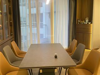 Chính chủ bán ch 3n  2n. dt 100m2. giá 6tỷ. đc tổ hợp 173 xuân thủy (pico). nội thất đầy đủ.