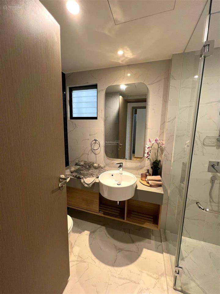 Bán căn hộ 3pn  2vs. giá 9 tỷ. dt 102m. đc goldseason, thanh xuân. sẵn sổ, full nội thất.