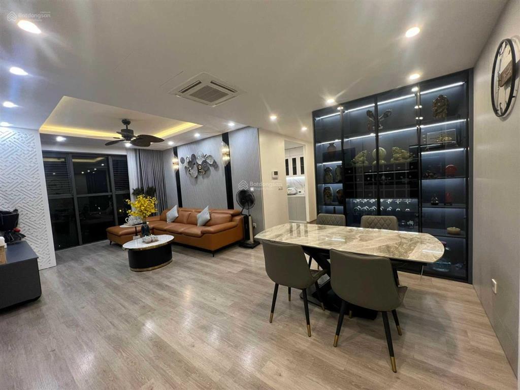 Chính chủ bán ch 3n 2vs. dt 100m. giá 9,5 tỷ. đc sky park residence. full nội thất. sẵn sổ đỏ.