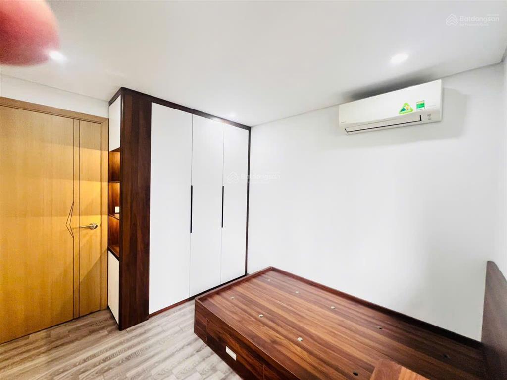 Chính chủ bán ch 3n 2vs. dt 99m2. giá 9 tỷ. đc thống nhất complex, thanh xuân. nội thất full