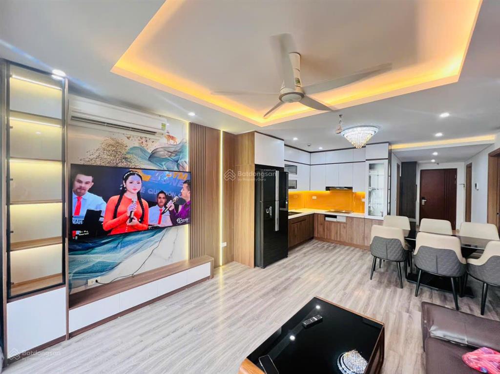 Chính chủ bán ch 3n 2vs. dt 99m2. giá 9 tỷ. đc thống nhất complex, thanh xuân. nội thất full