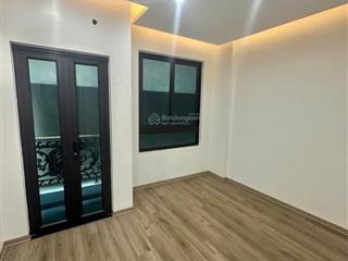 Nhà đẹp đường láng  vị trí đắt giá quận đống đa  dt 40m2 5 tầng. mt 4m. giá 10 tỷ