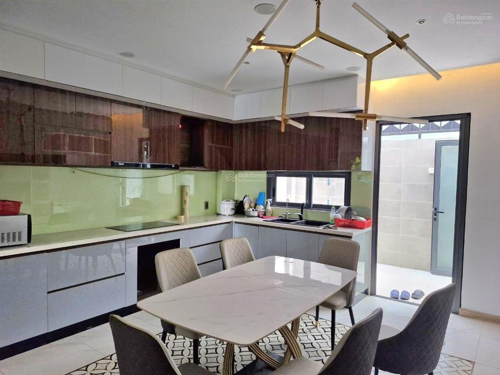 Nhà đẹp 5 tầng 5 x 20m kdc dương hồng bình hưng, bc gần bến xe q8