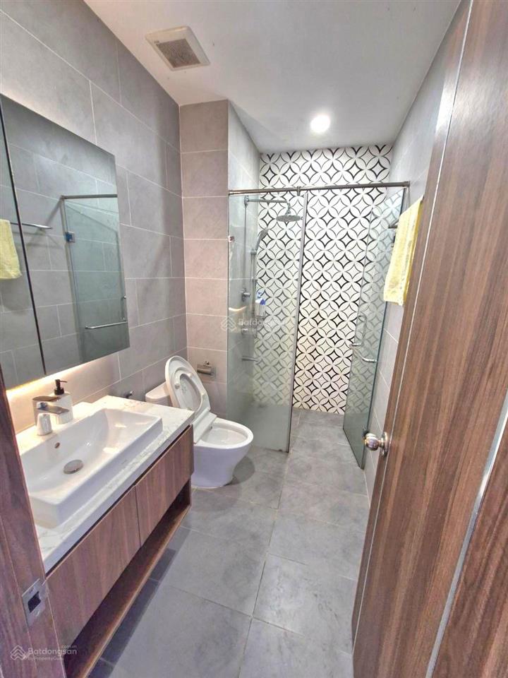 Nhà đẹp 5 tầng 5 x 20m kdc dương hồng bình hưng, bc gần bến xe q8