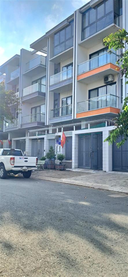 Nhà đẹp 5 tầng 5 x 20m kdc dương hồng bình hưng, bc gần bến xe q8