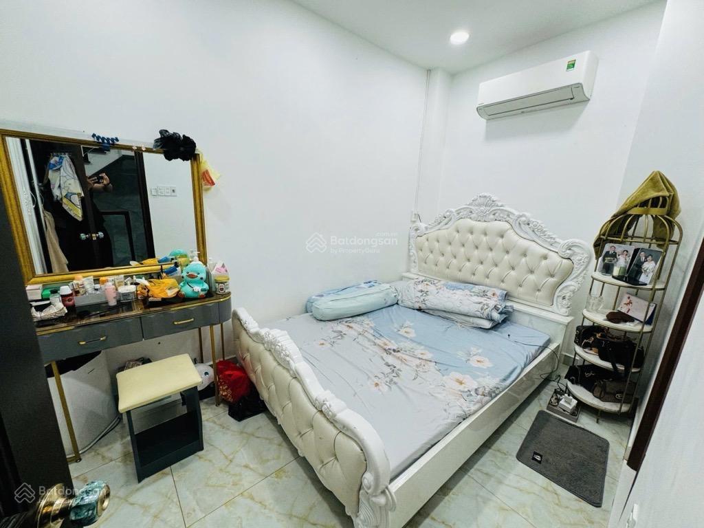 Bán nhà 5 tầng, trung tâm quận 3, lê văn sỹ, xe hơi ngủ trong nhà, 6x12m, 20 tỷ