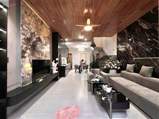 Chính chủ bán nhà 3 tầng nội thất cao cấp sát chợ và biển nguyễn tất thành
