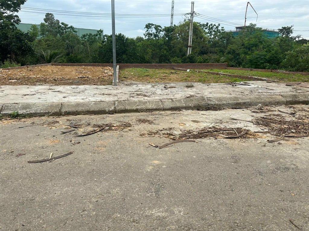 Bán đất tái định cư vai réo phú cát, diện tích 115 m2 full thổ cư, view đẹp, giá cực chất