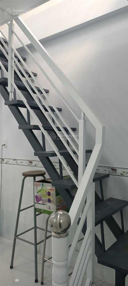 Bán nhà hẻm 23,7m2 chính chủ đường tôn thất thuyết, phường 18, quận 4