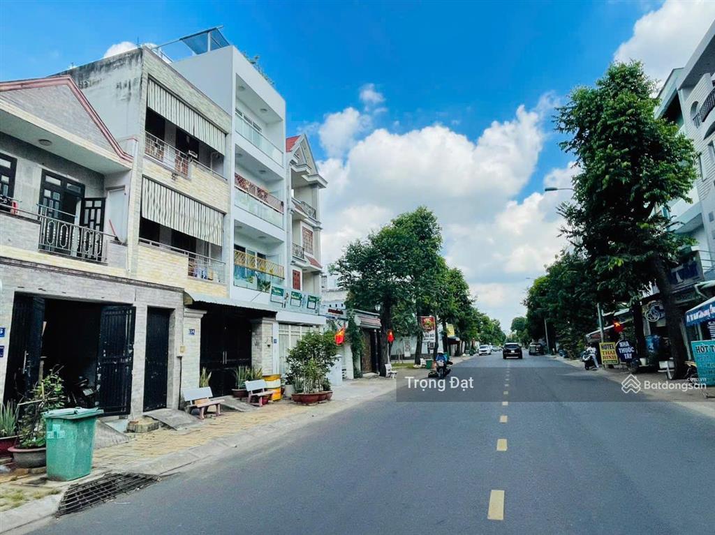 Roi tối thiểu 6%/năm, 3 năm thoát hàng lợi nhuận 40%, hàng mặt tiền cho khách tự khai thác tc 16 tỷ