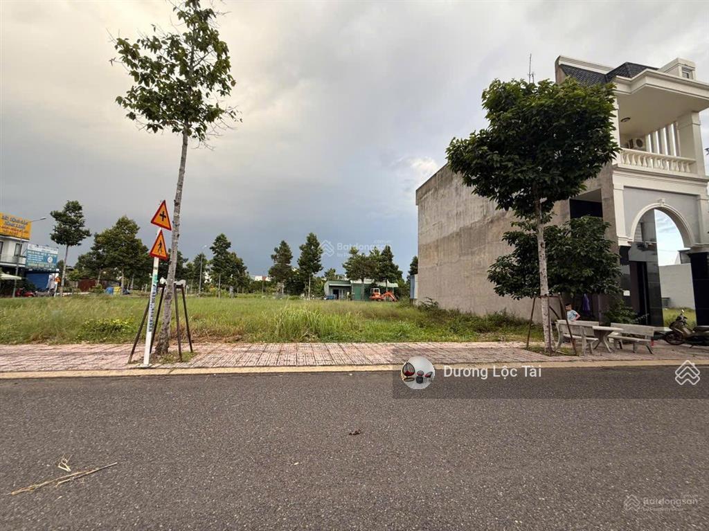 Chính chủ cần bán gấp lô đất 80m2 giá 650tr ngay tân định bến cát , sẵn thổ cư xây dựng kd