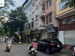Bán gấp nhà mặt phố nguyễn đình hoàn 30m2  5 tầng  giá chỉ hơn 10 tỷ