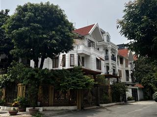 [ gấp giảm 2 tỷ ] biệt thự lô góc 3 mặt thoáng phố hoàng quốc việt 120m2 mặt tiền 20m