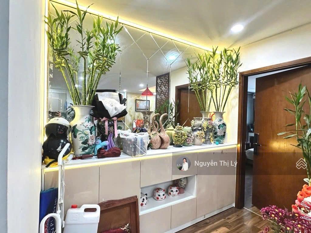 Chính chủ bán căn hộ goldmark hồ tùng mậu, căn góc,  3 phòng ngủ, diện tích 135m, có suất ô tô