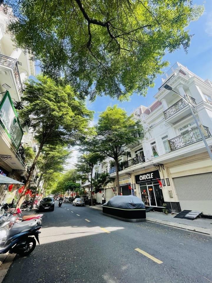 Bán nhà 4 tầng, ngang 5m, khu dân trí cao, an ninh. view đối diện công viên, gần parcmal quận 8