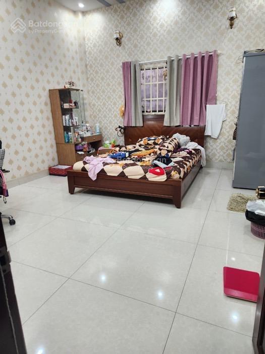 Bán nhà diện tích lớn, tiện xây biệt thự hoặc chdv, dòng tiền 80tr/tháng. gần cầu chà và, quận 8