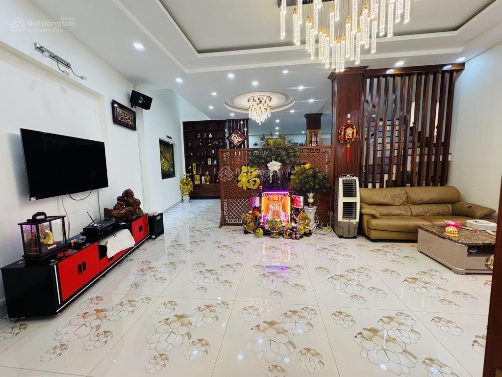 Giảm gấp 2tỷ bán nhà diện tích lớn 110m2, tiện xây mới, ngang 6m, đường bùi minh trực, quận 8