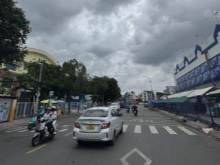 Bán nhà diện tích lớn 130m2, xây 5 tầng, ngang khủng 5.5m, đường bùi minh trực, quận 8