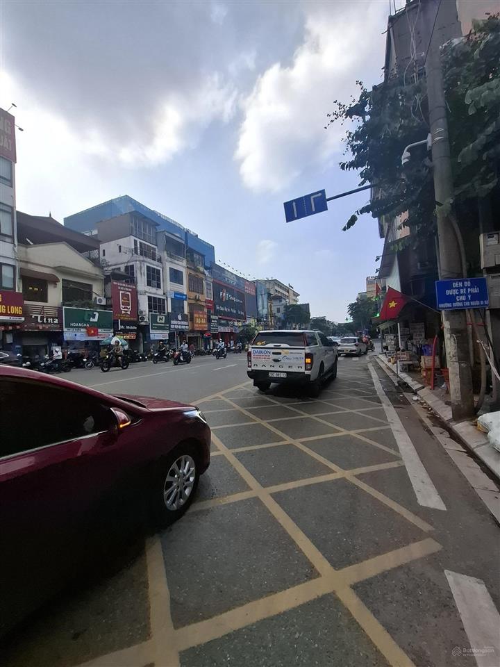 Bán đất tặng nhà ngã 6 ô chợ dừa đồng đa, 80m mặt tiền 5m căn góc.