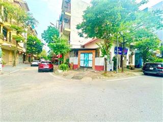 Hiếm  phân lô  vỉa hè ô tô tránh  view vườn hoa  view hồ  lô góc 3 mặt thoáng