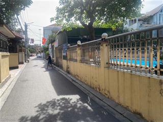 Bán nhanh lô đất 69,5m2 xóm gà, đường rộng 4,5m, view bể bơi, sổ đỏ cất két