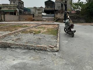 Chính chủ cần tiền bán gấp 54m2, đất làng nghề tân ước, 3 mặt thoáng, đường trước đất oto tránh.