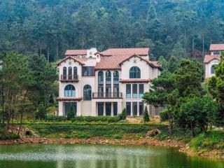 Căn bt mặt hồ 222m2 cuối cùng, giảm từ 2 tỷ, trực tiếp cdt tặng 800tr khi đặt cọc