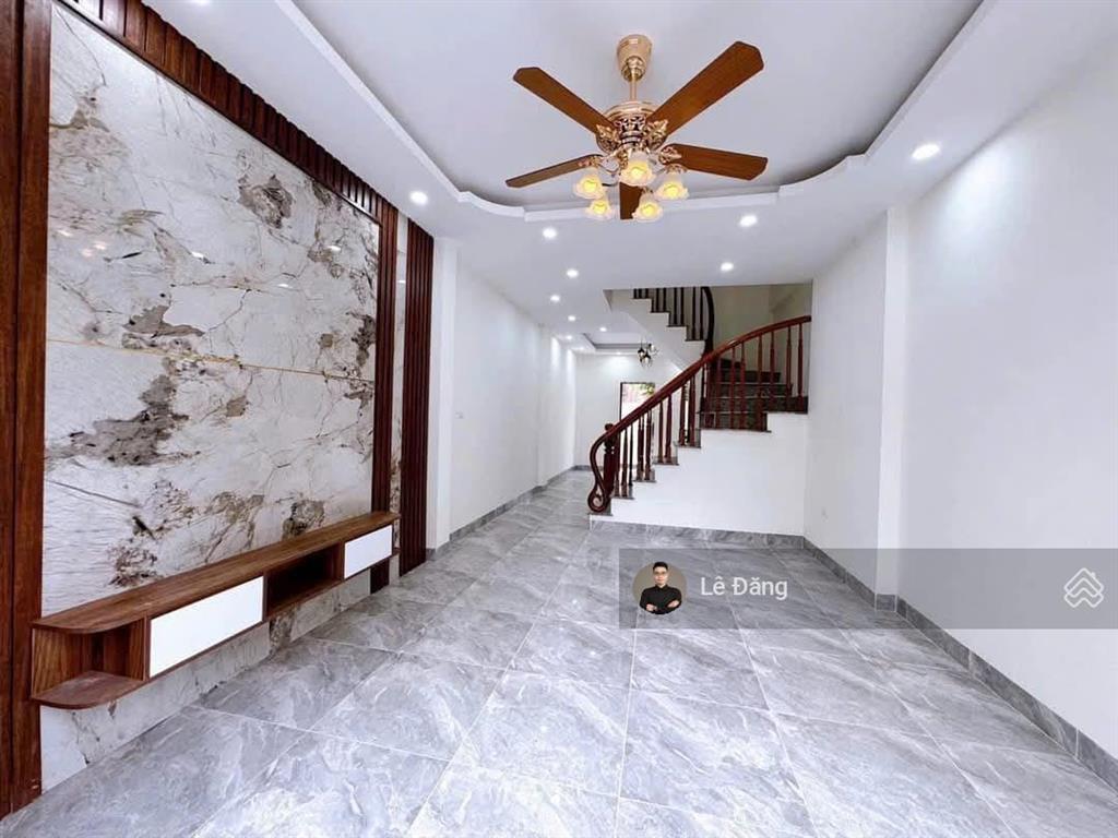 Dt 50m2 4t xây mới, ô tô nhỏ đỗ cửa  gần trường chợ. thuận tiện mọi thứ