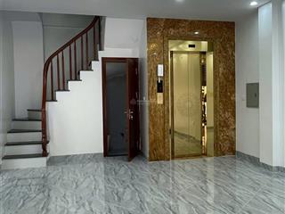 43m2  7 tầng  thang máy  giá 17,7 tỷ (có tl).
 mặt phố đội nhân  ba đình.  0902 193 ***